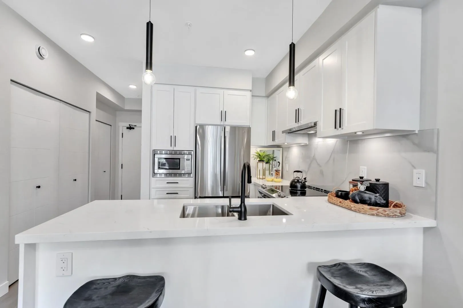 12143 223 Street #220
