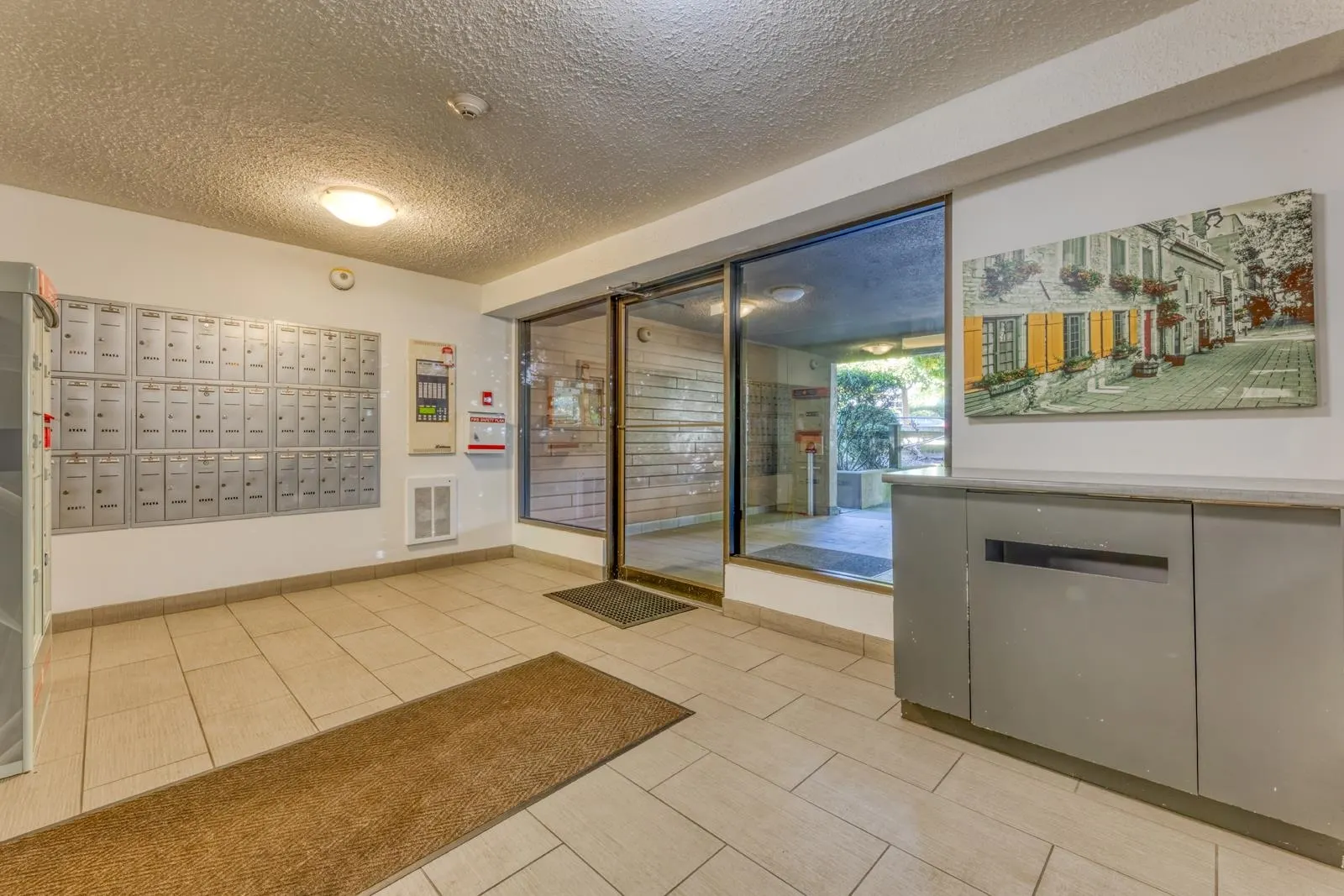251 W 4th Street #101