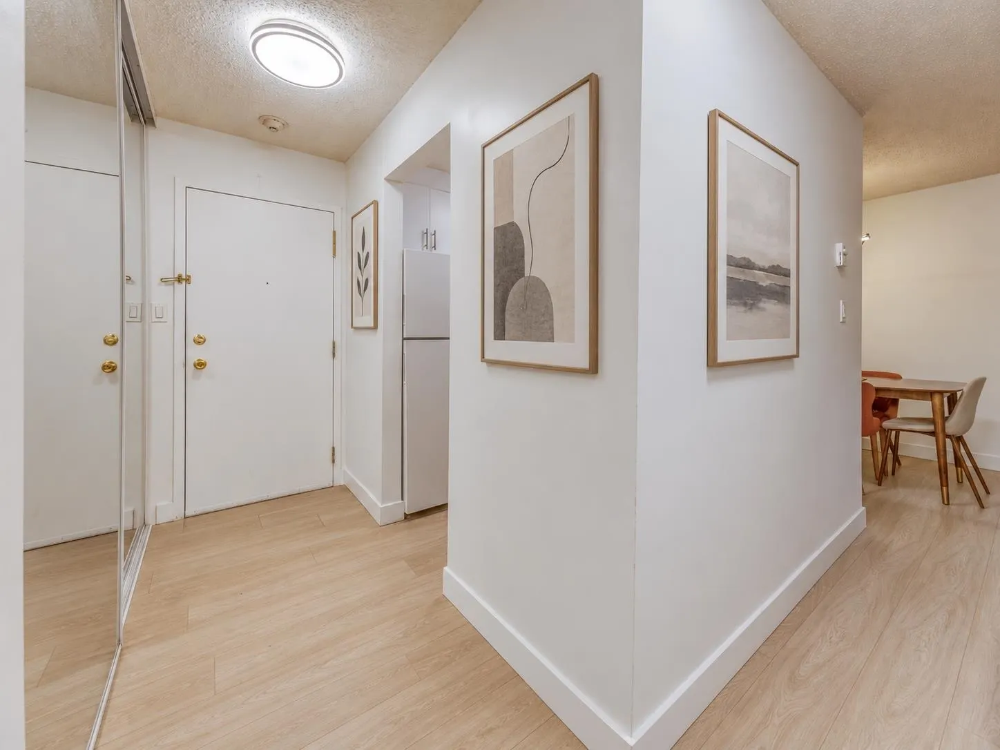 251 W 4th Street #101