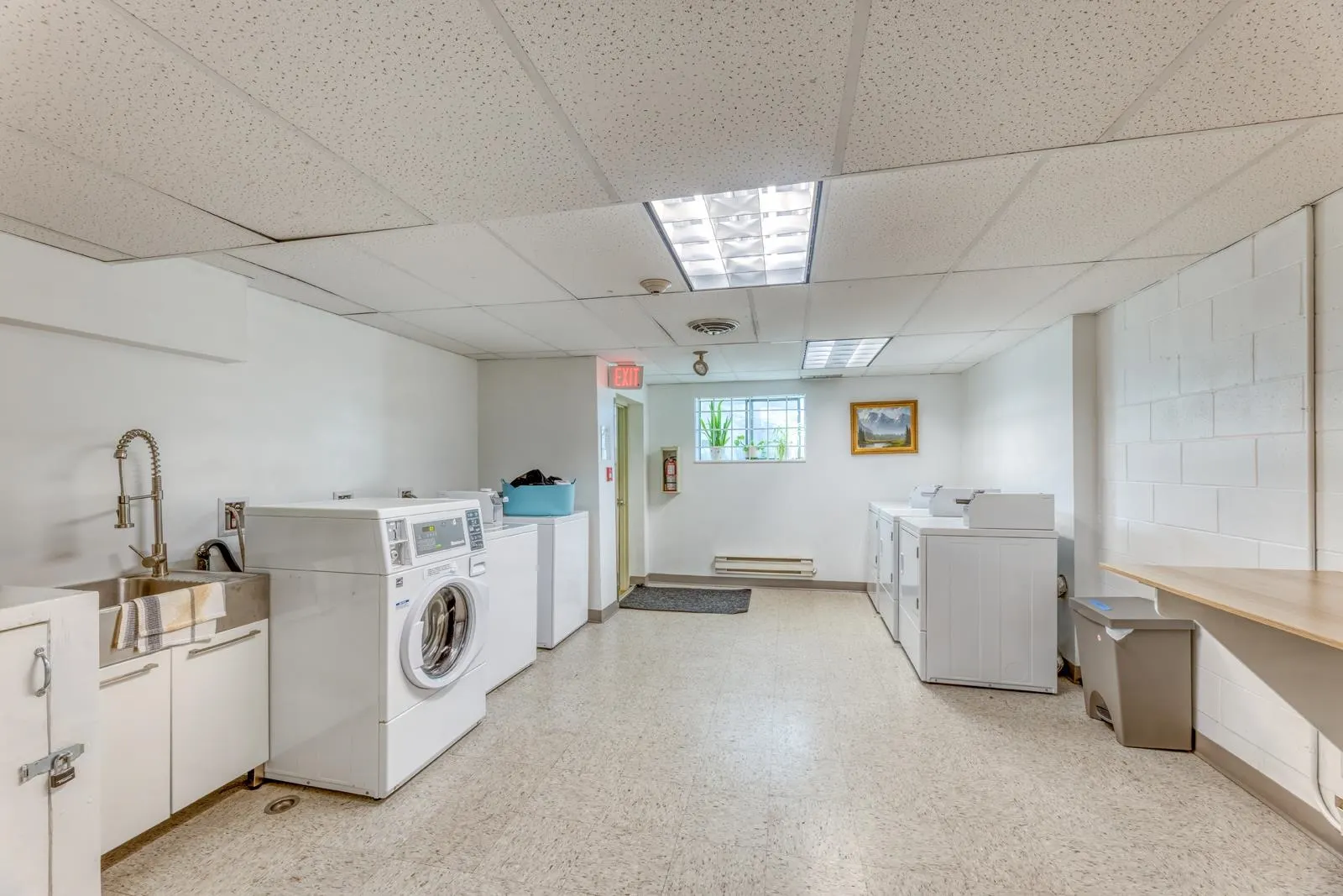 251 W 4th Street #101