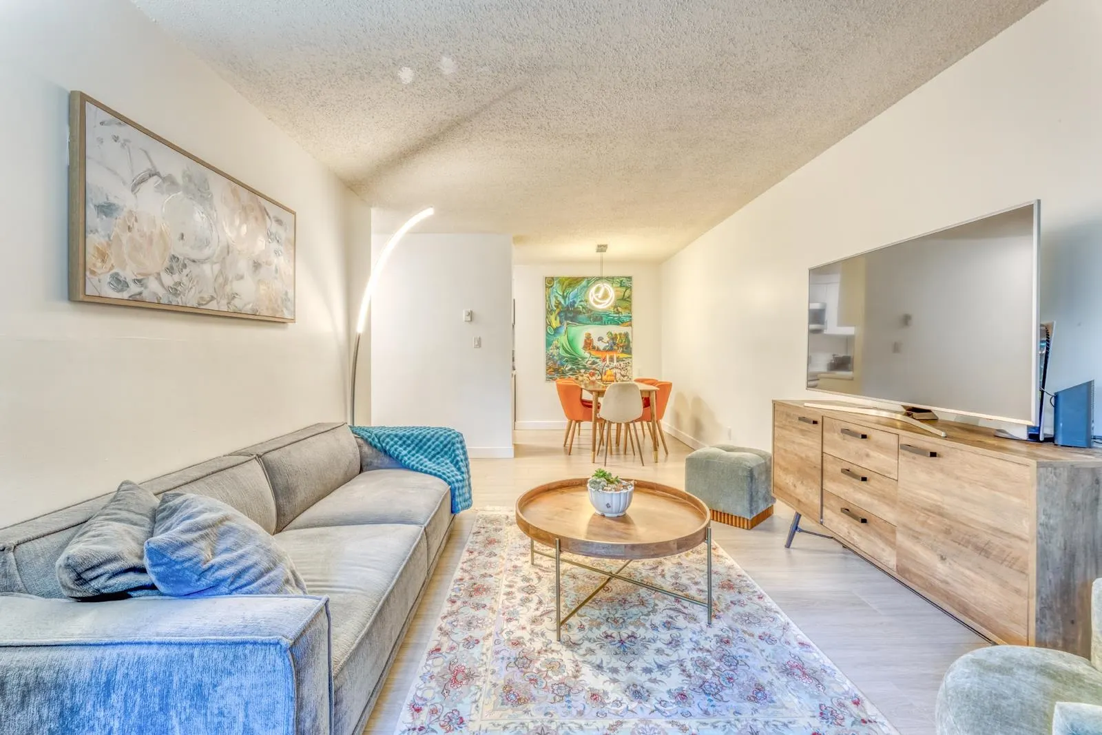 251 W 4th Street #101