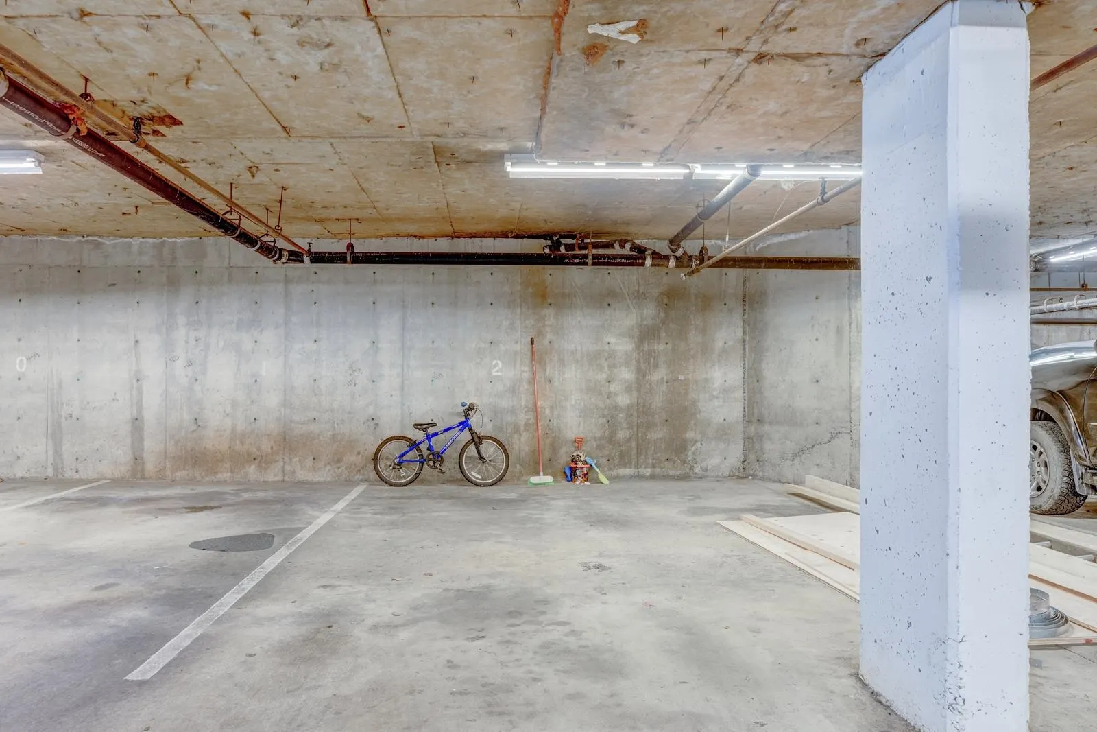 251 W 4th Street #101