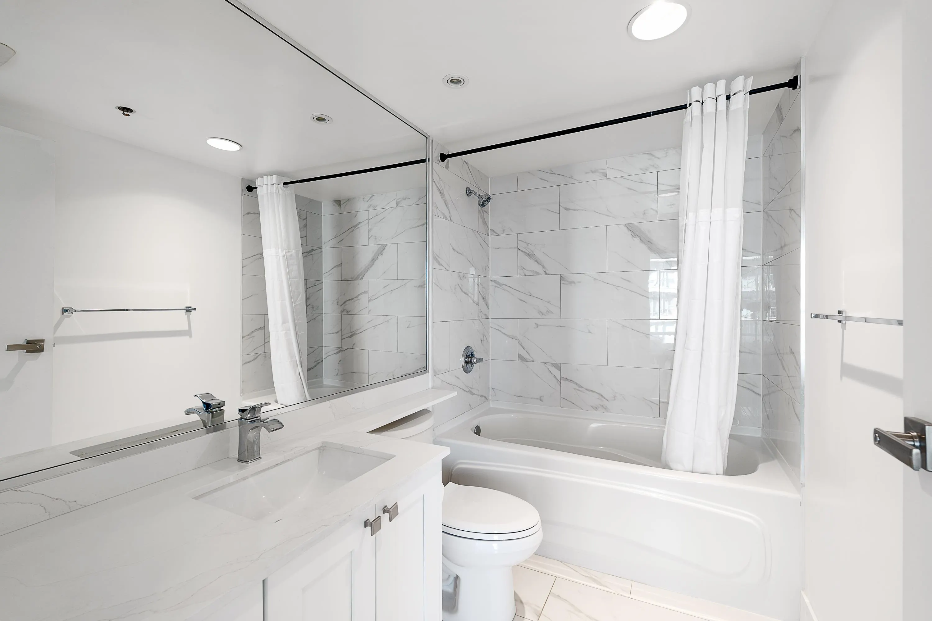 1383 Marinaside Crescent #1202