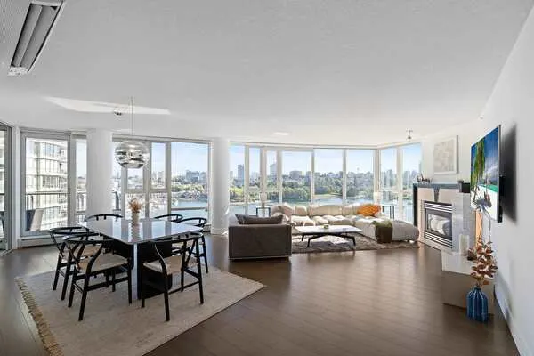 1383 Marinaside Crescent #1202