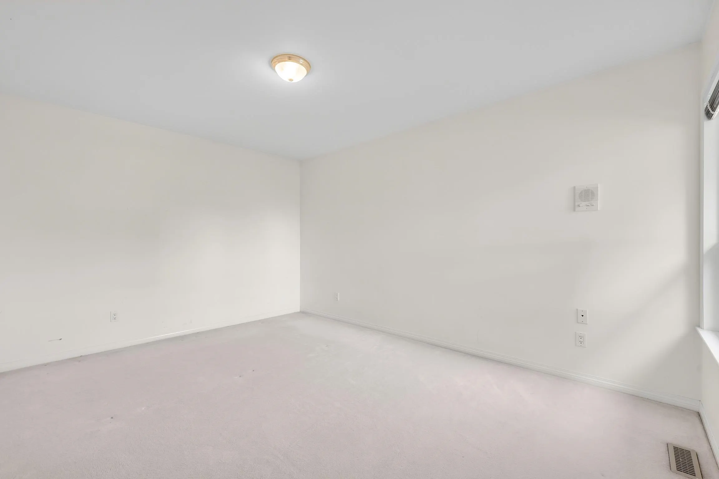 11036 163a Street
