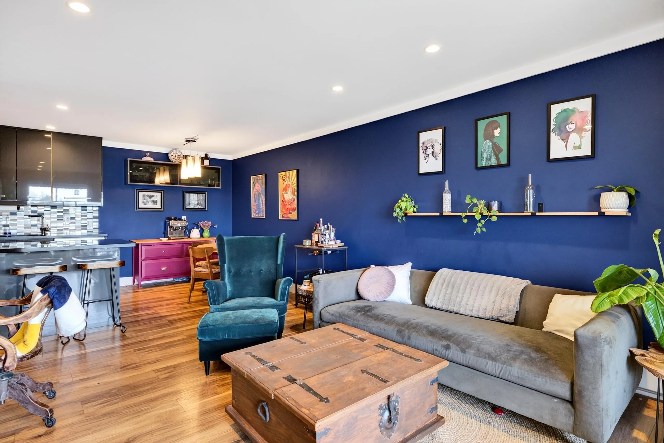 252 W 2nd Street #307