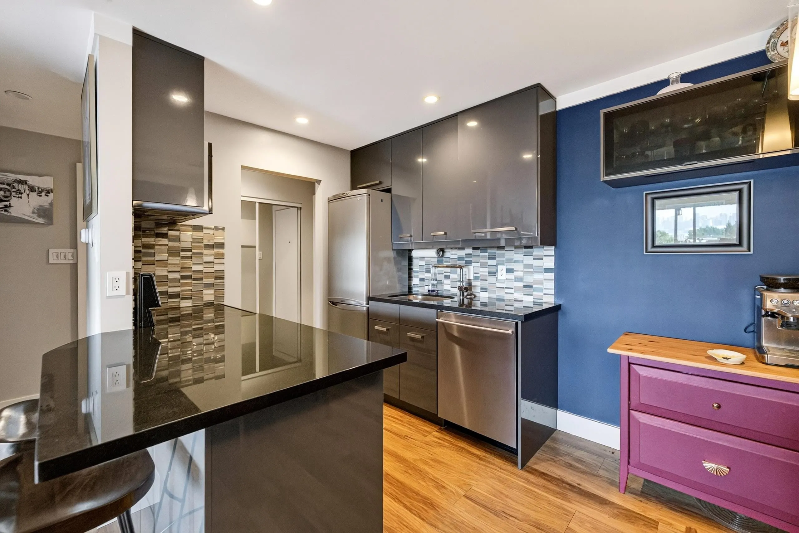 252 W 2nd Street #307