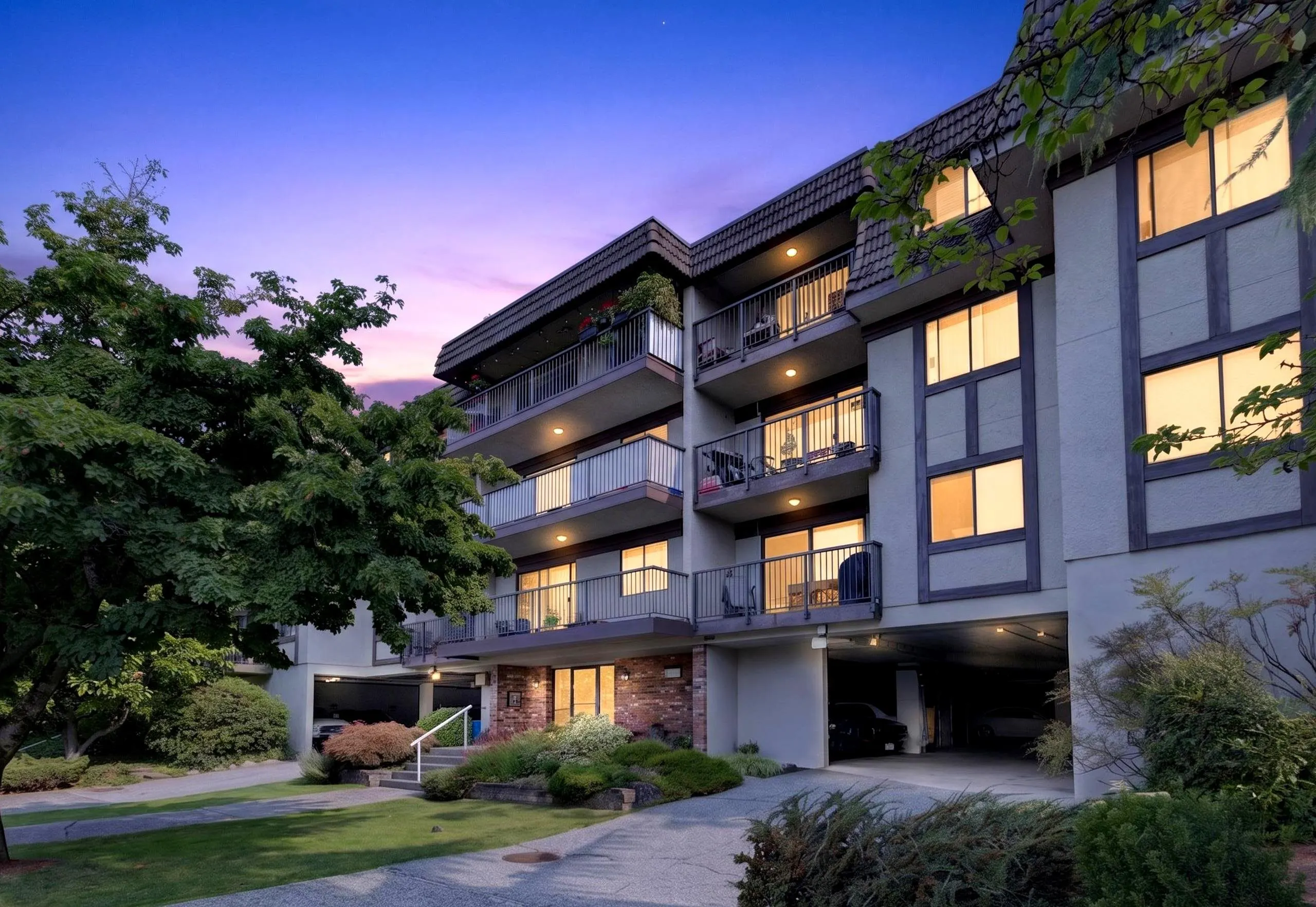 252 W 2nd Street #307