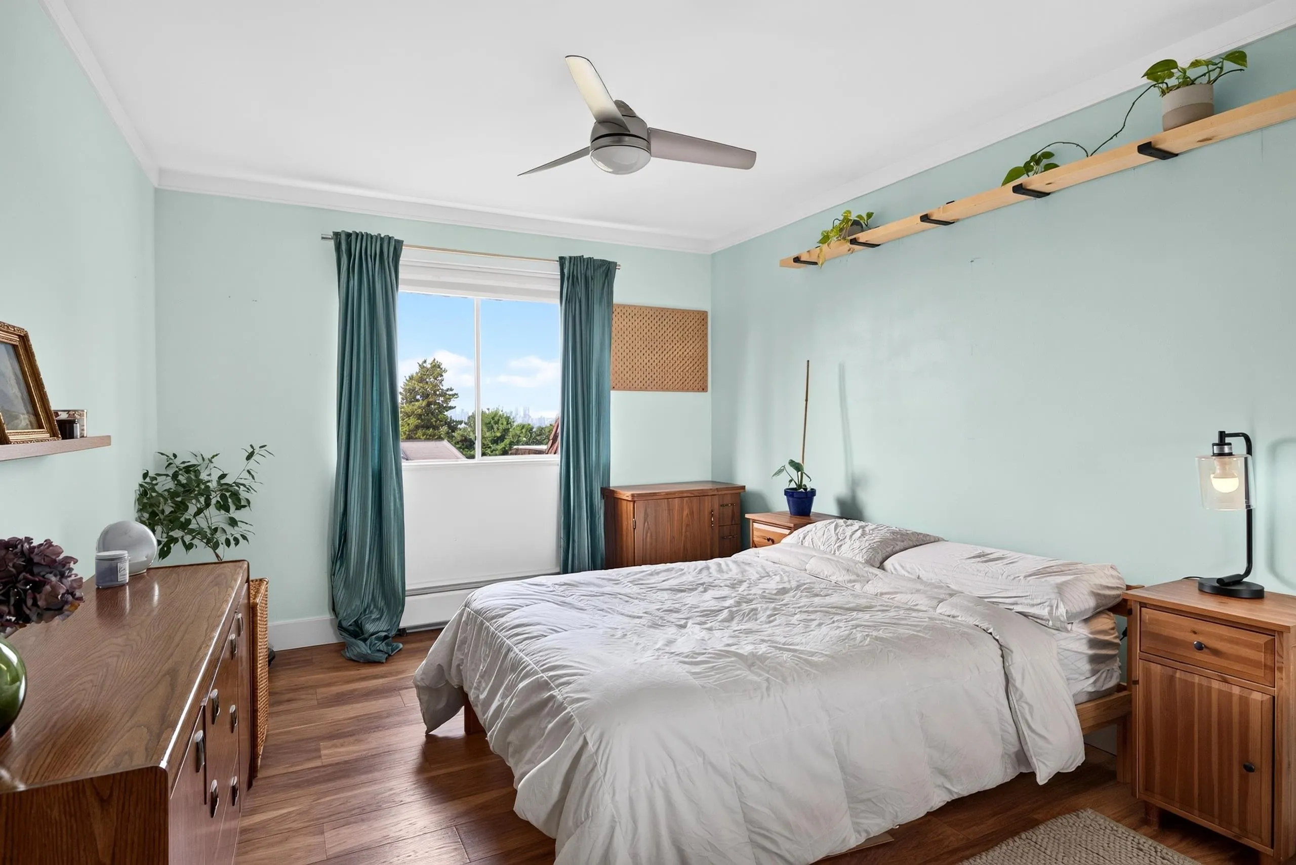 252 W 2nd Street #307