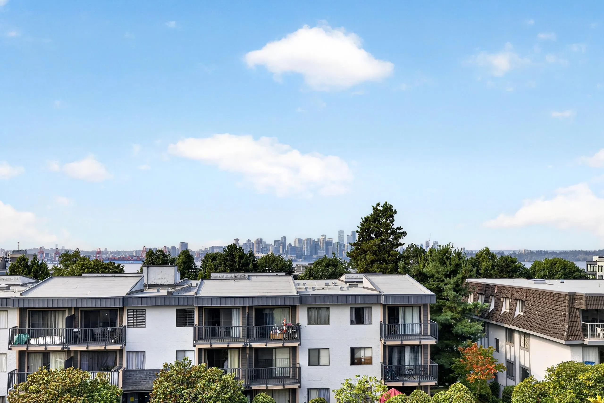 252 W 2nd Street #307