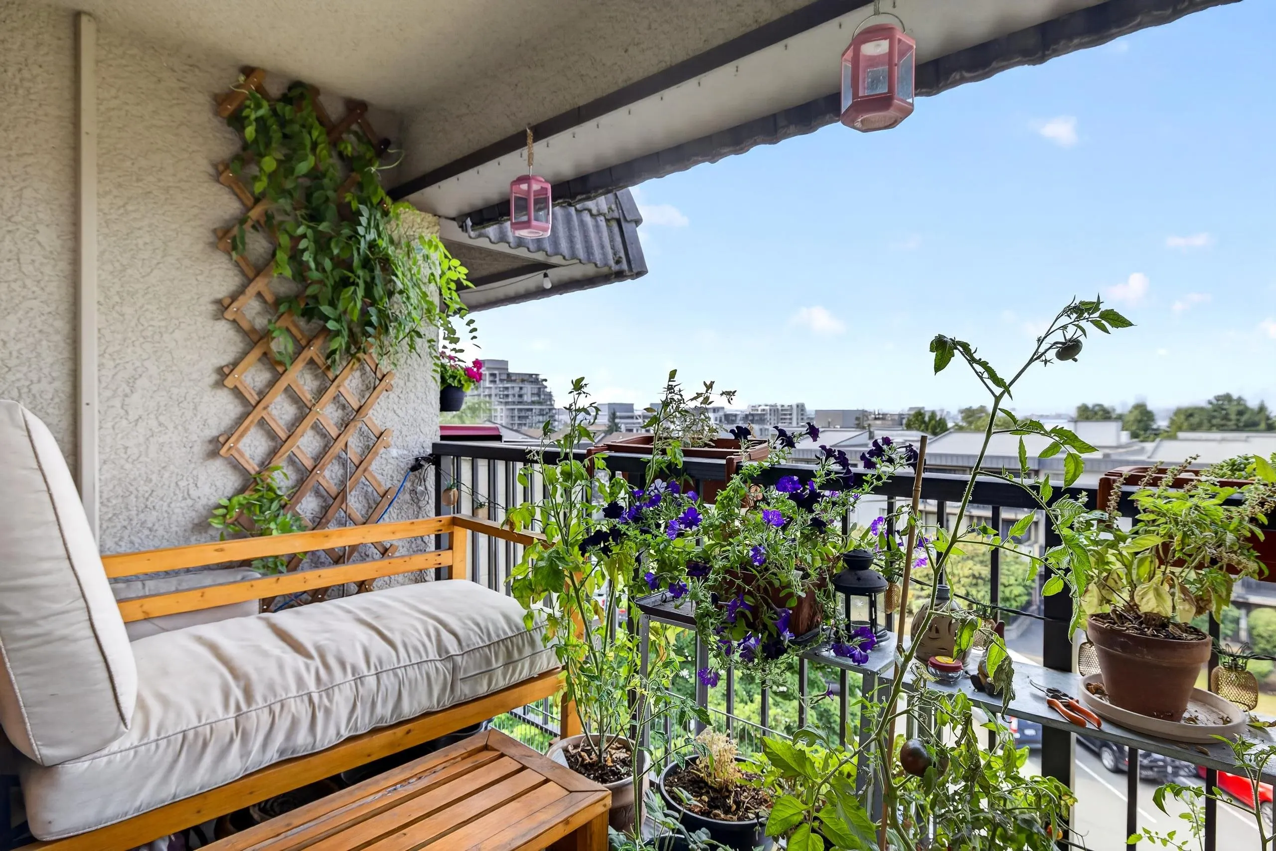 252 W 2nd Street #307