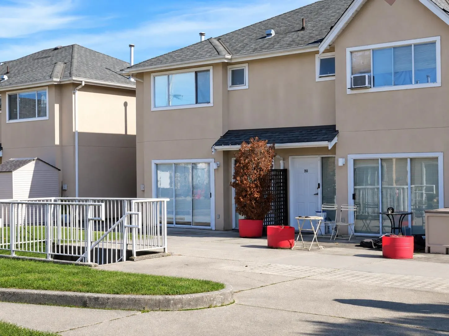 2211 No. 4 Road #204