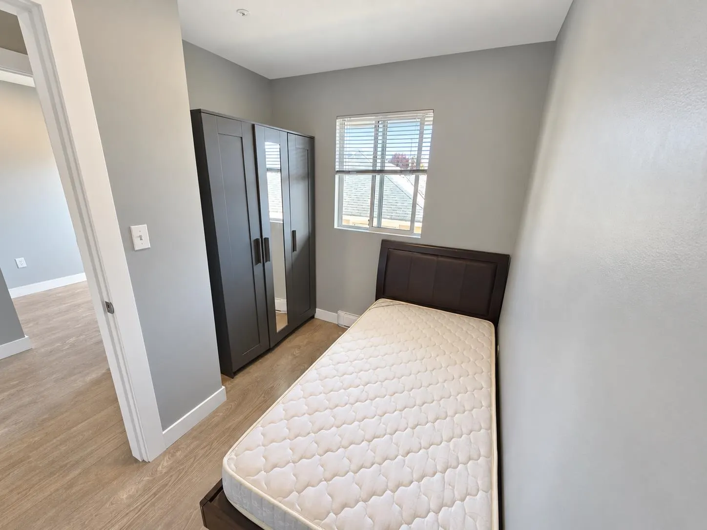 2211 No. 4 Road #204