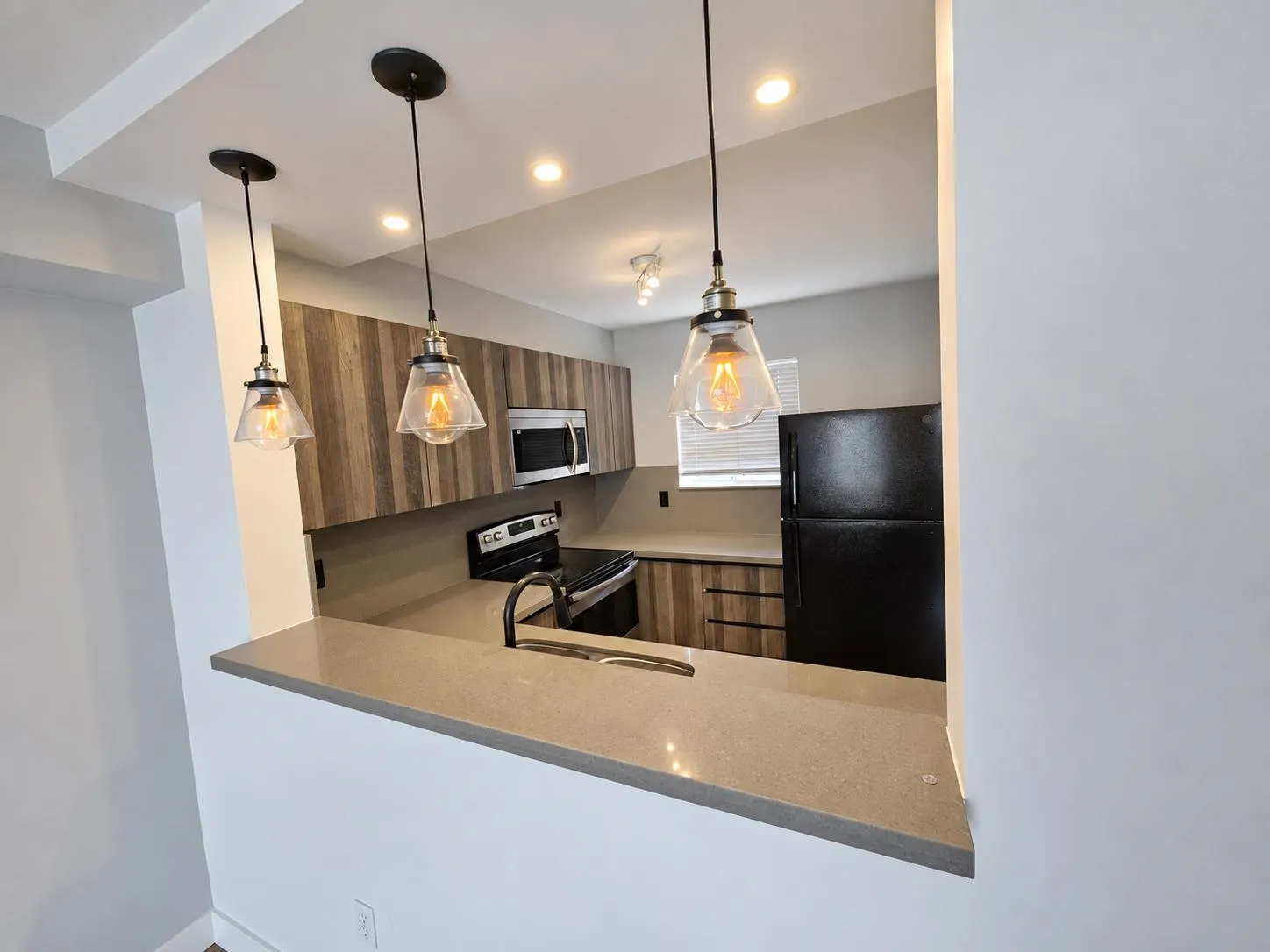 2211 No. 4 Road #204