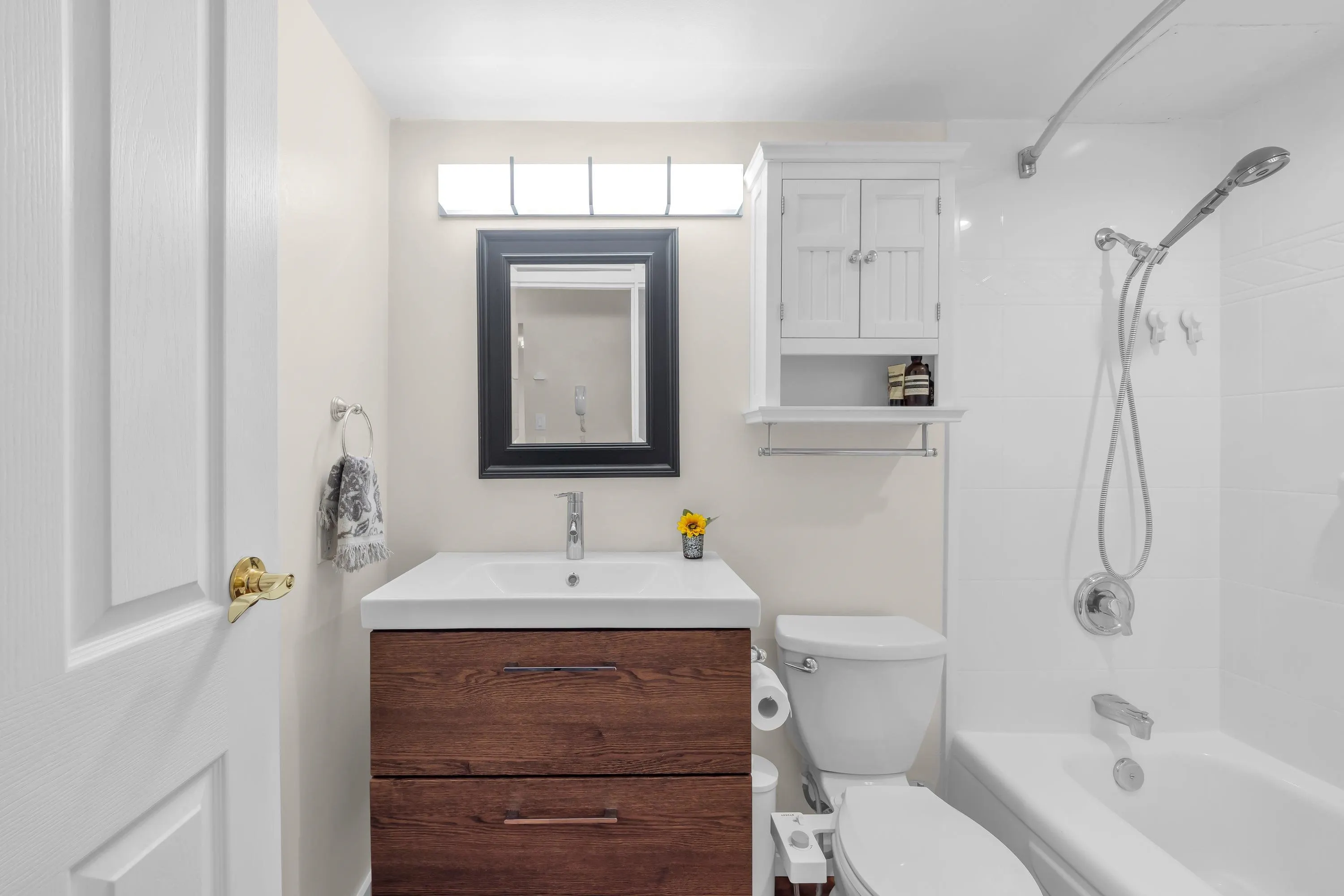 252 W 2nd Street #205