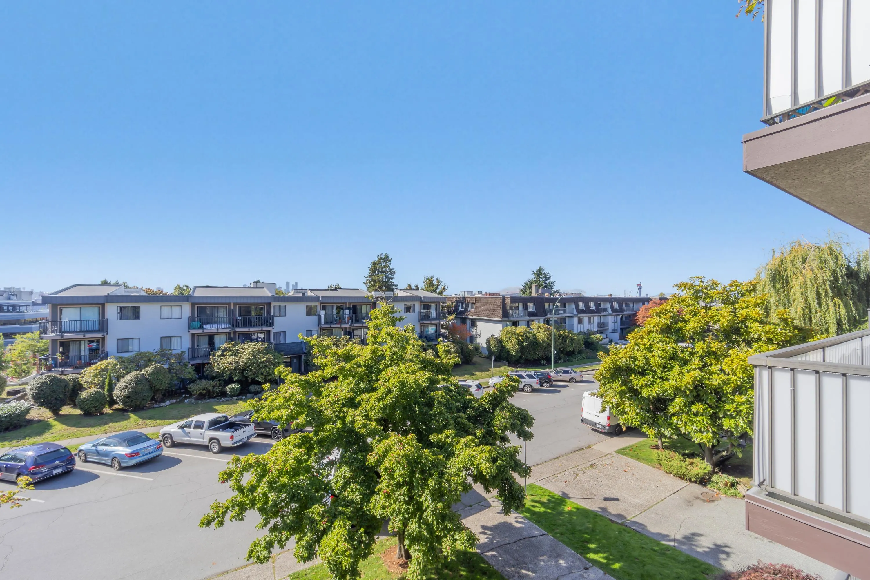 252 W 2nd Street #205