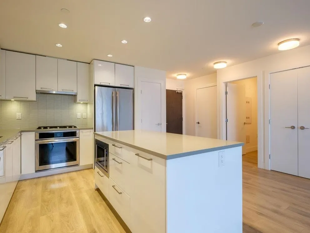 3488 Sawmill Crescent #607