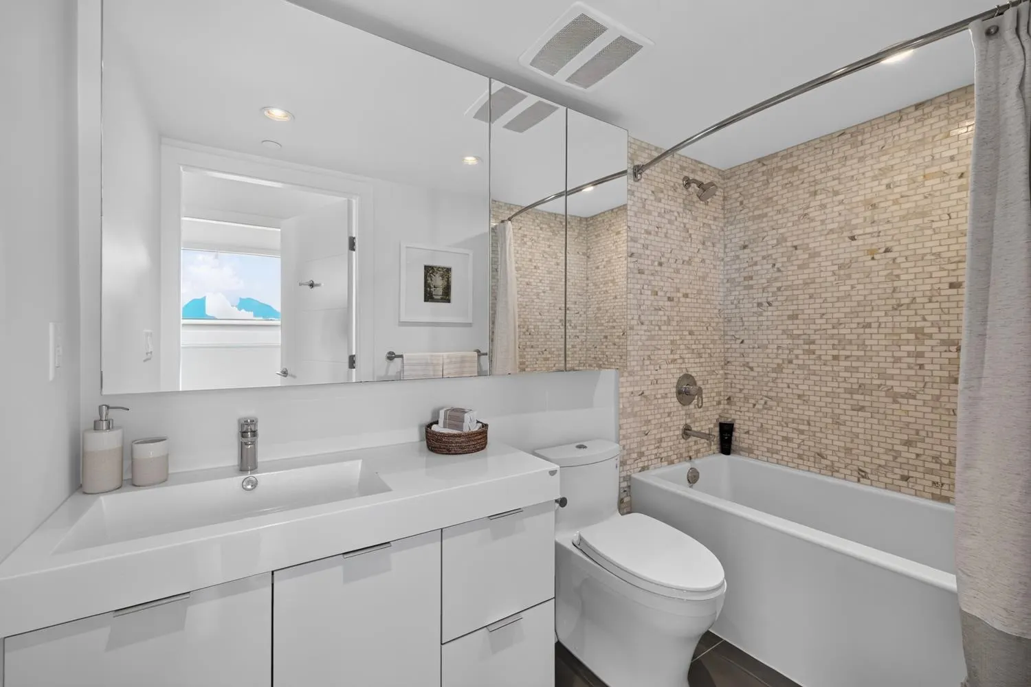 238 W Broadway #509