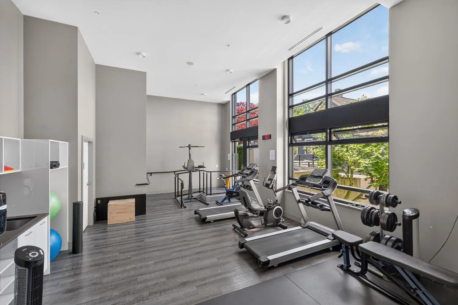 238 W Broadway #509