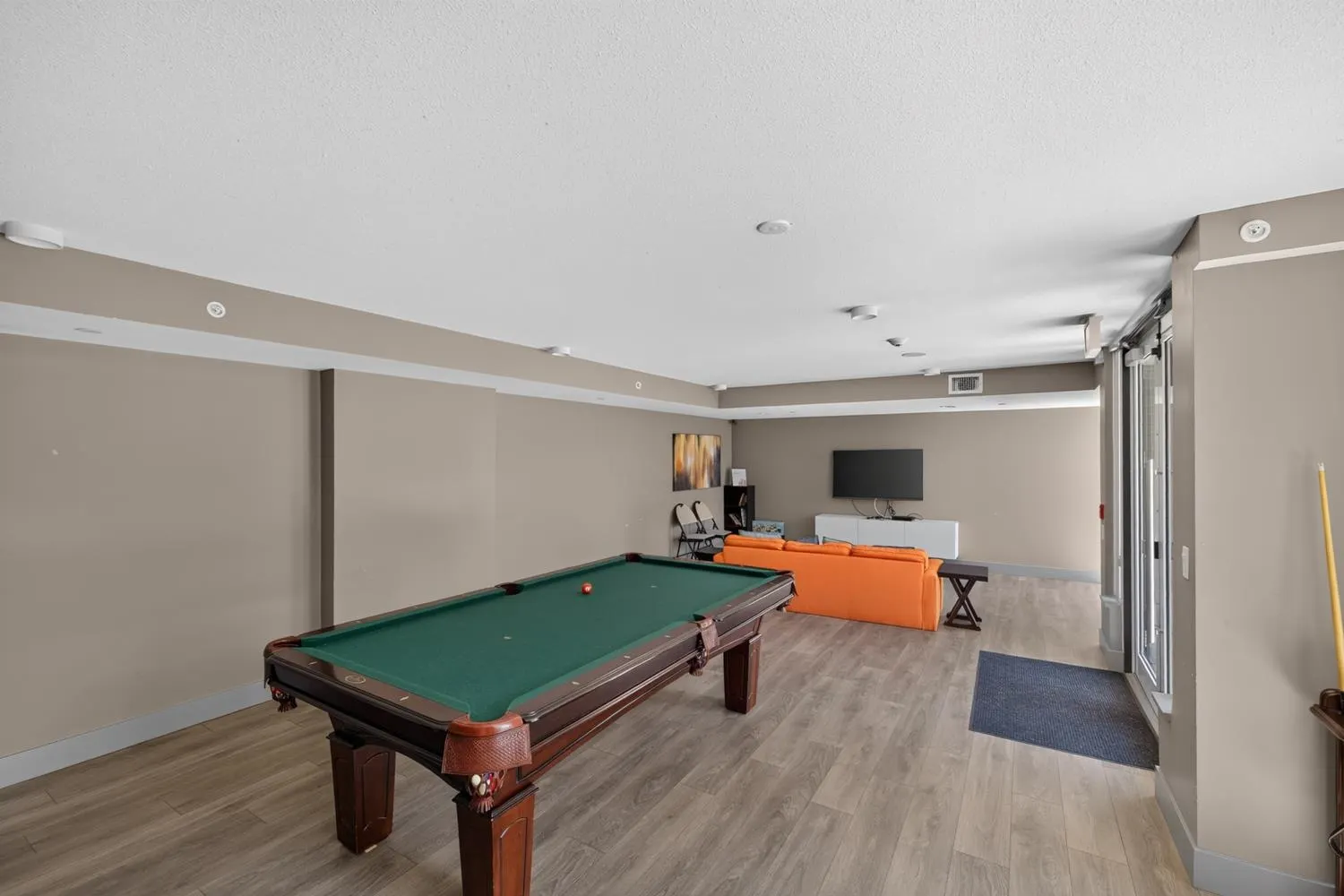 238 W Broadway #509