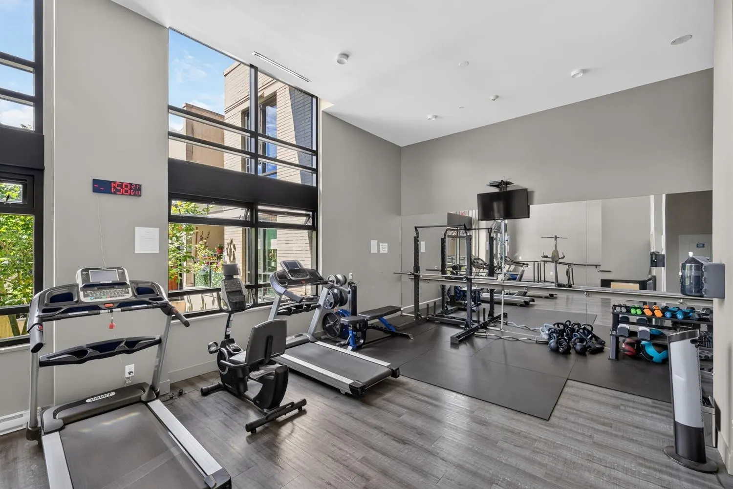 238 W Broadway #509