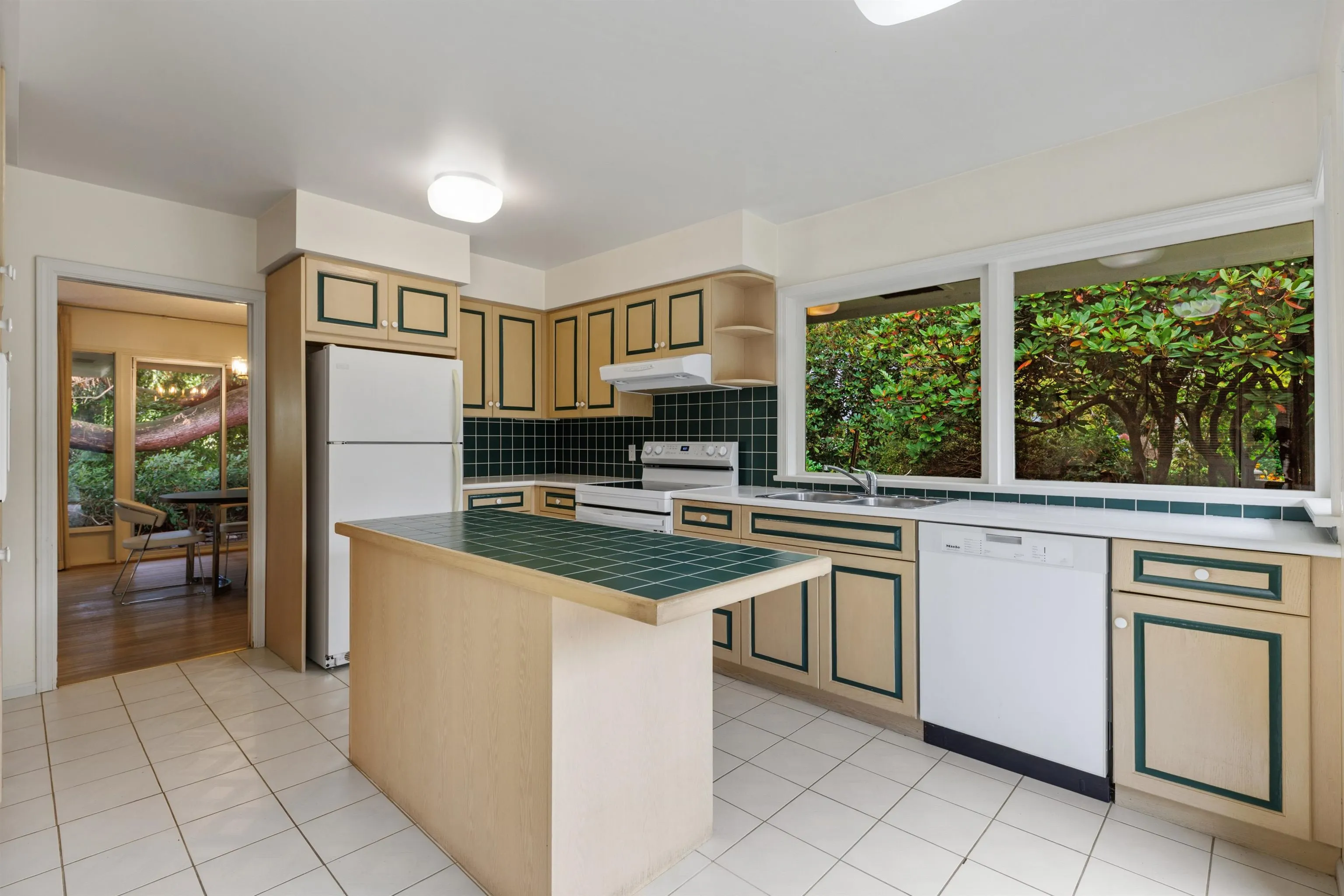 3692 Sunnycrest Drive