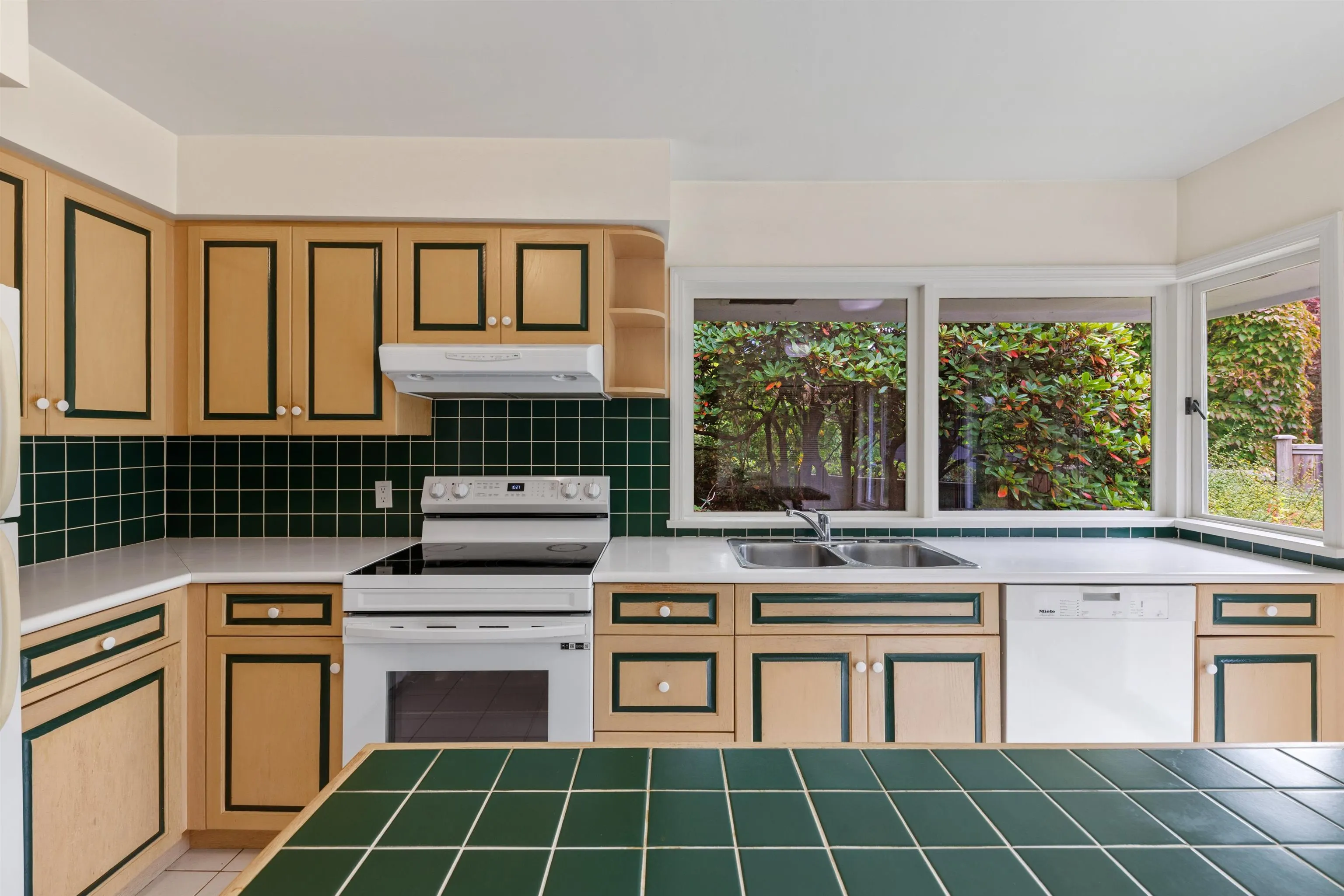 3692 Sunnycrest Drive