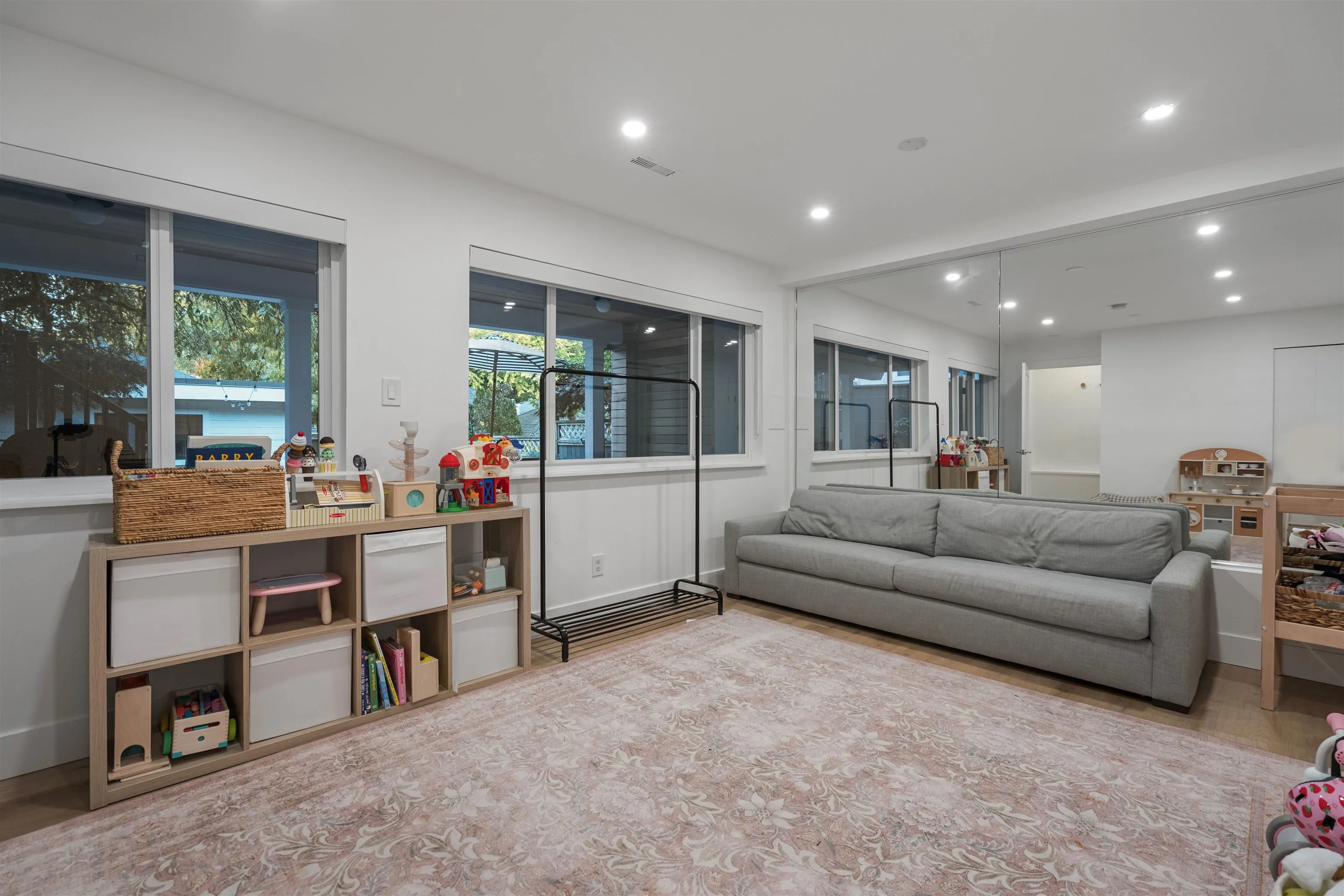 3250 W 37th Avenue