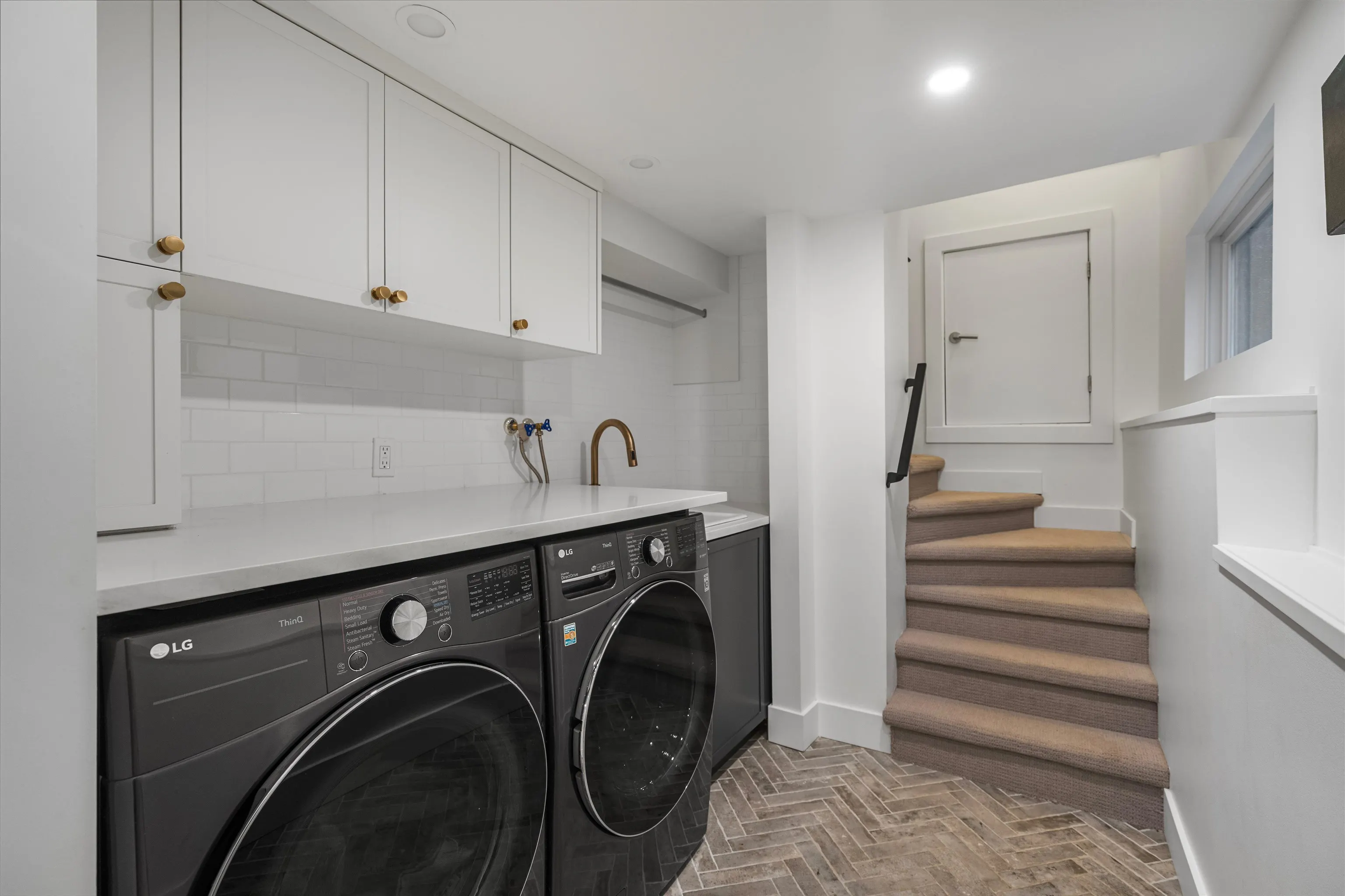 3250 W 37th Avenue