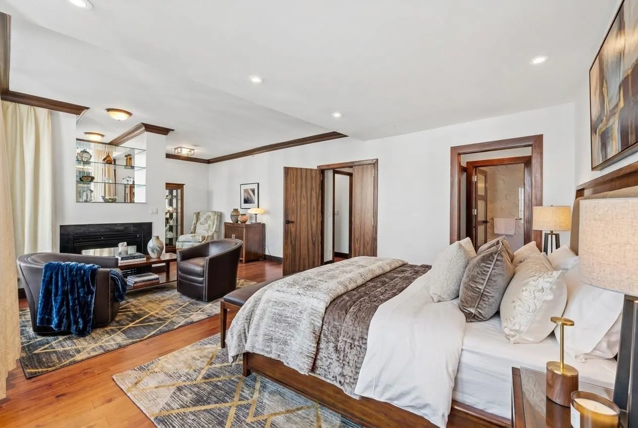 1239 W Georgia Street #2001