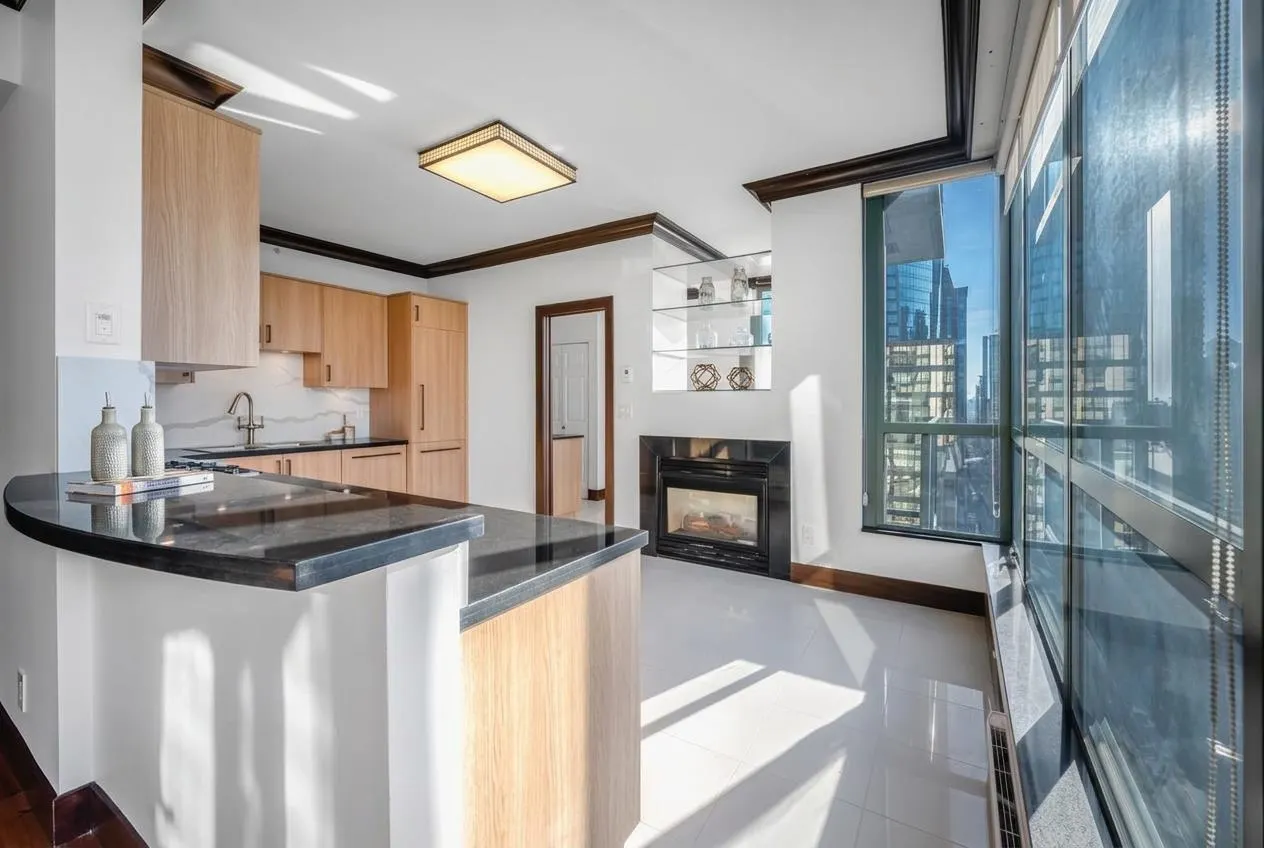 1239 W Georgia Street #2001
