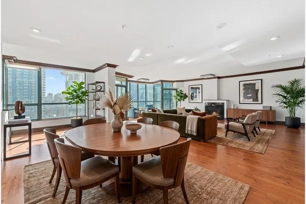 1239 W Georgia Street #2001