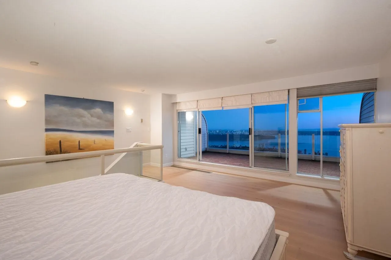 2274 Folkestone Way #210