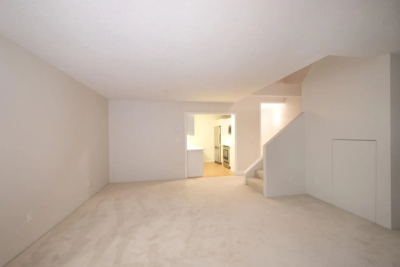 2274 Folkestone Way #210
