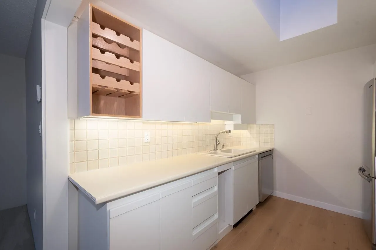 2274 Folkestone Way #210