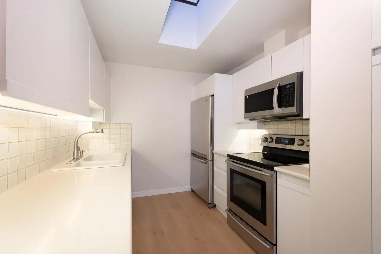 2274 Folkestone Way #210