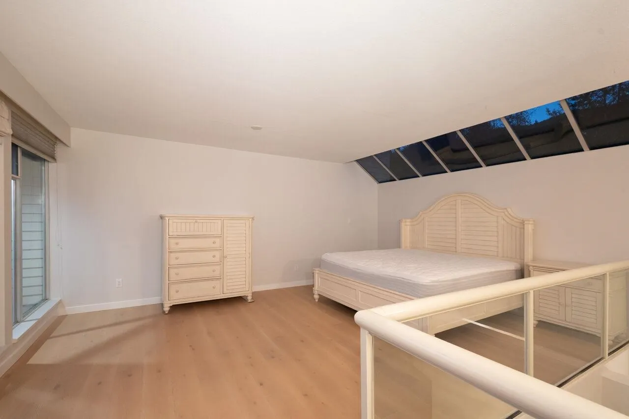 2274 Folkestone Way #210