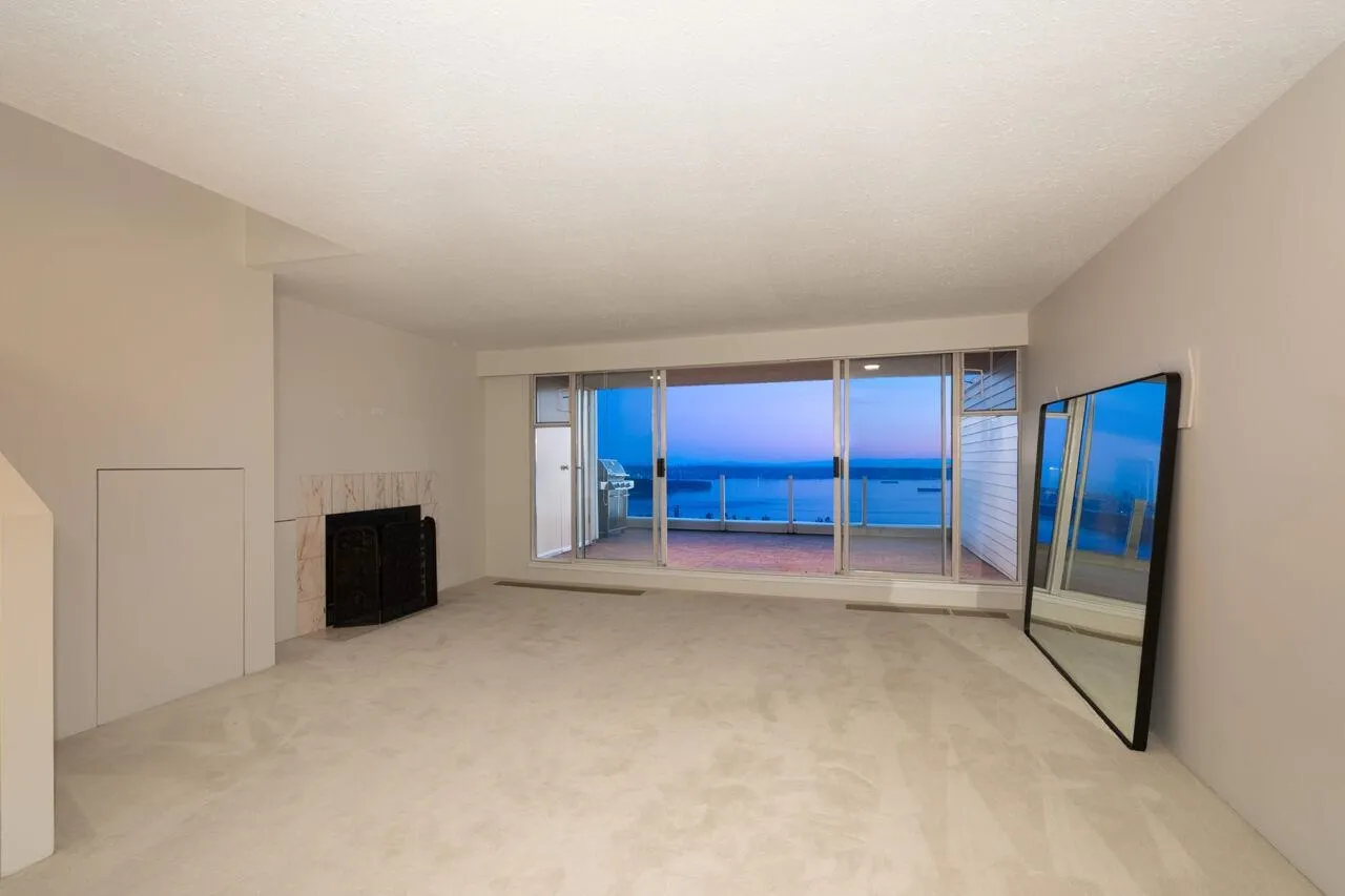 2274 Folkestone Way #210