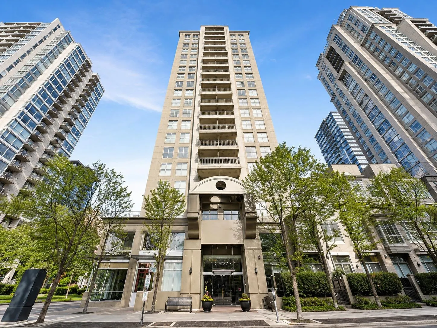 989 Richards Street #605