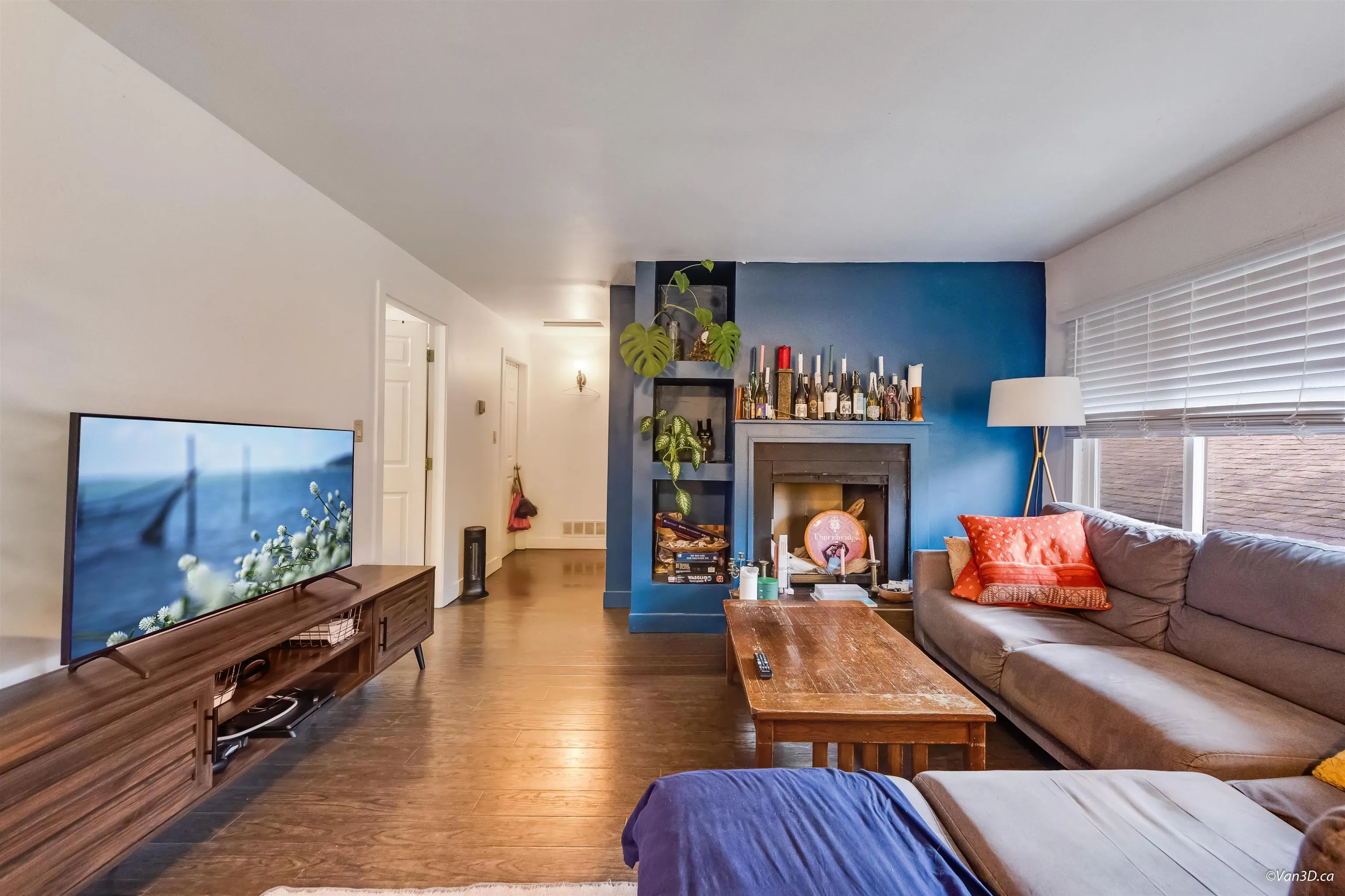 1536 Bond Street