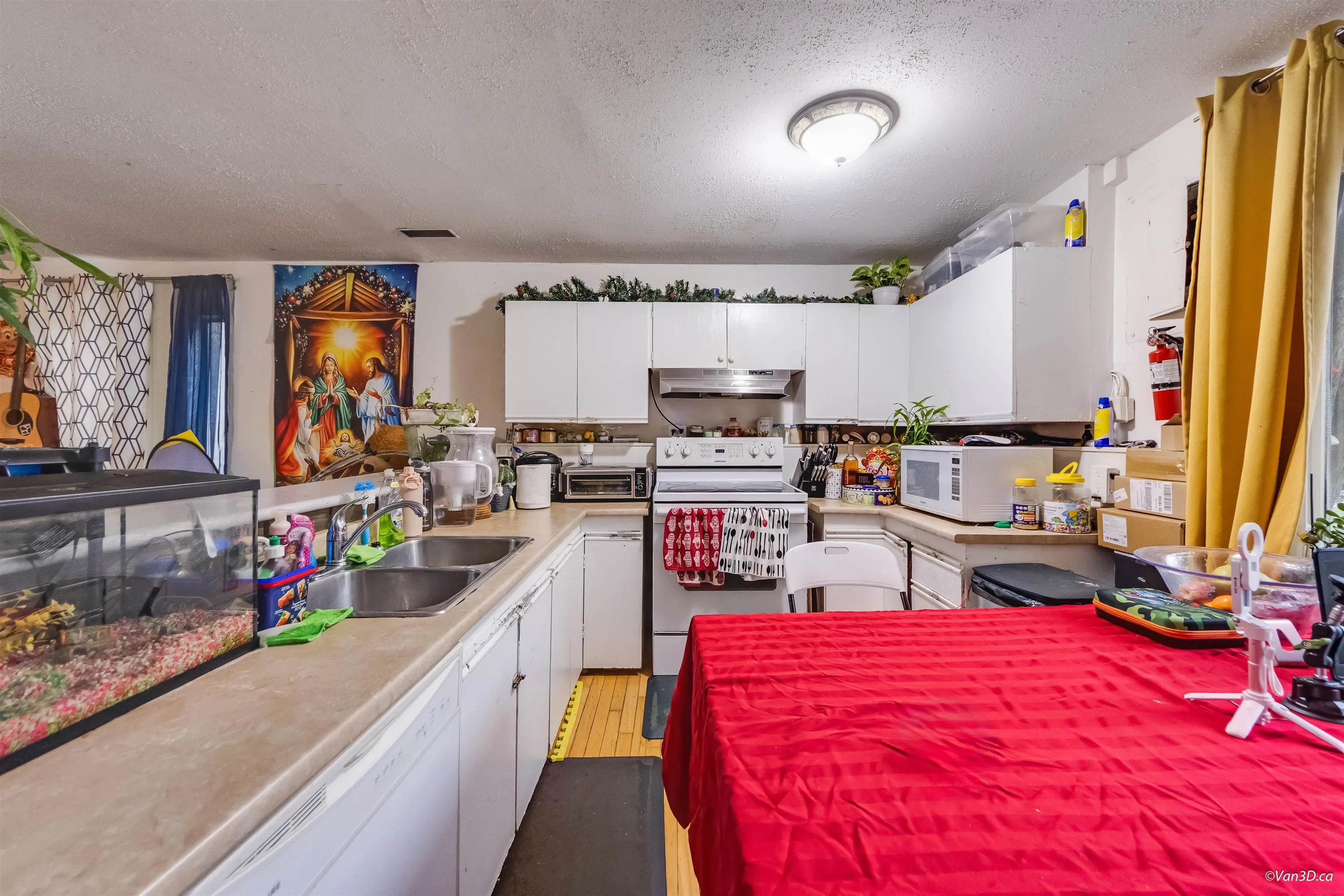 1536 Bond Street