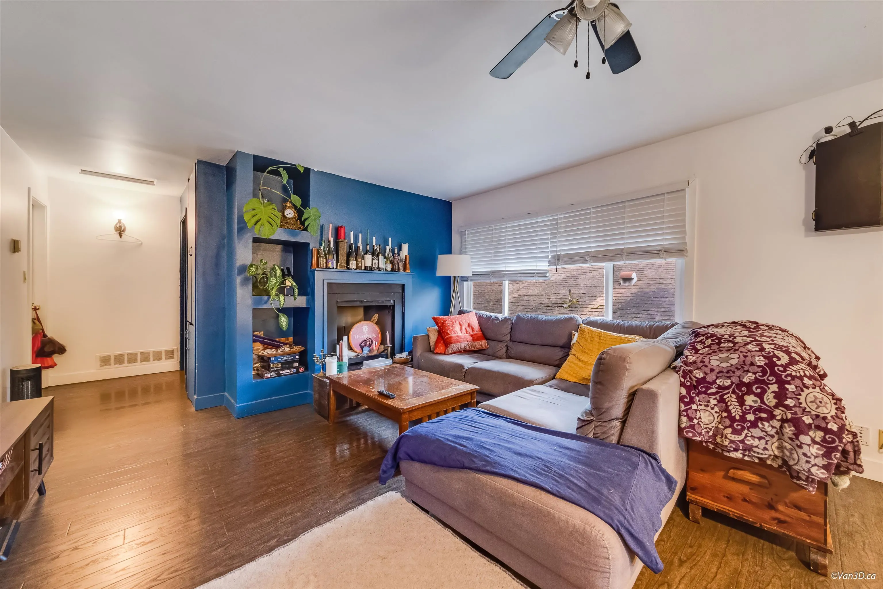 1536 Bond Street