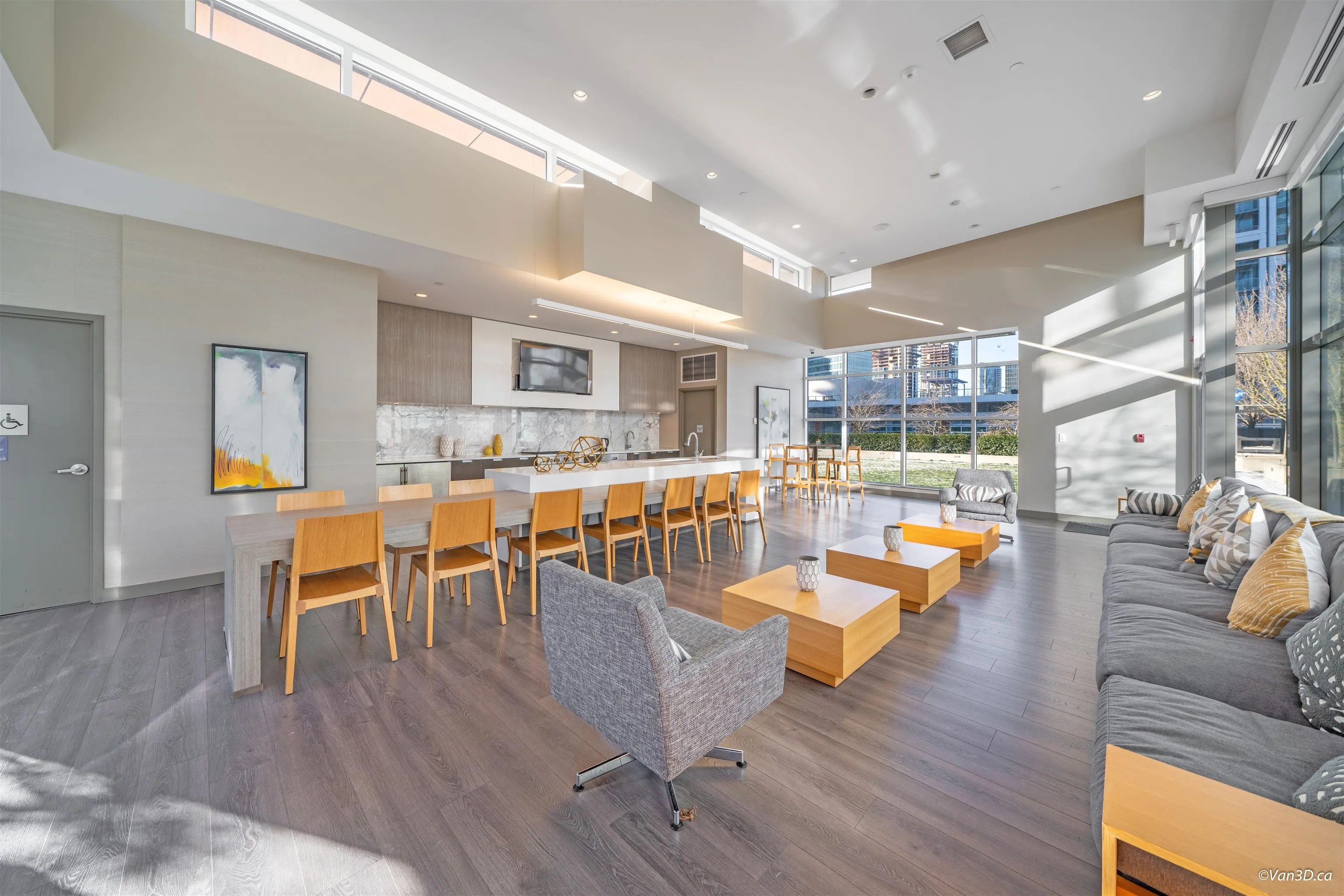 4688 Kingsway #3606