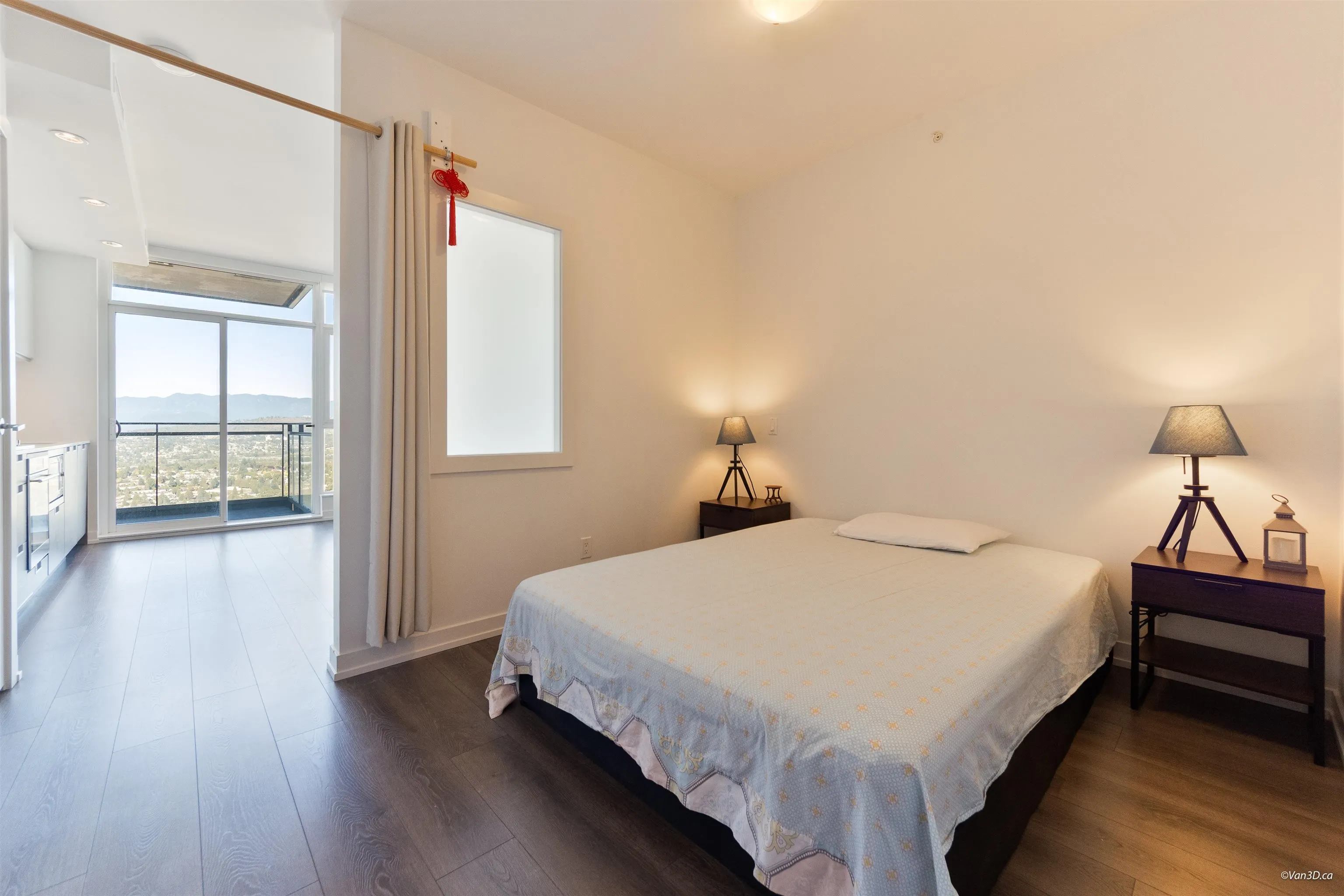 4688 Kingsway #3606