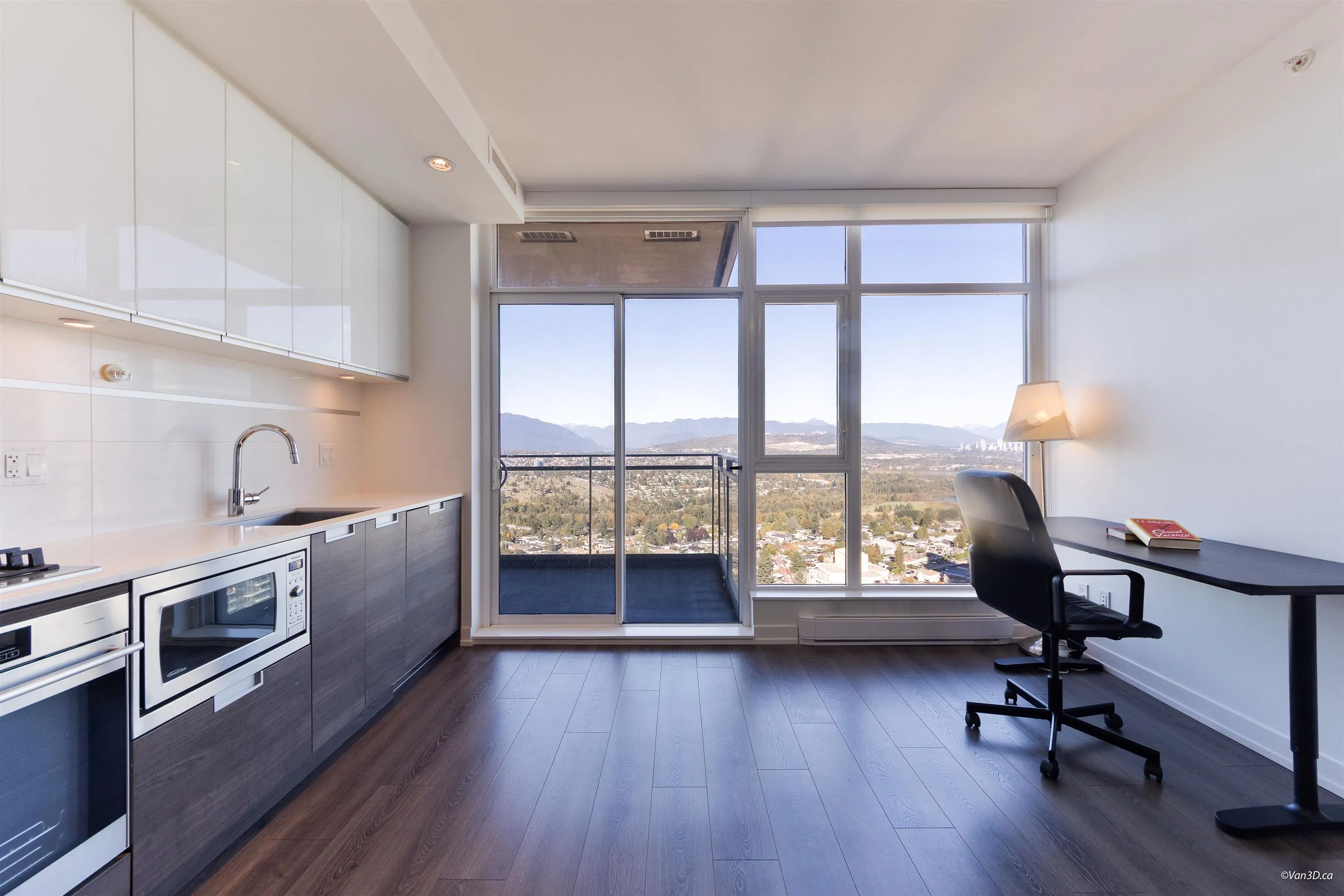 4688 Kingsway #3606
