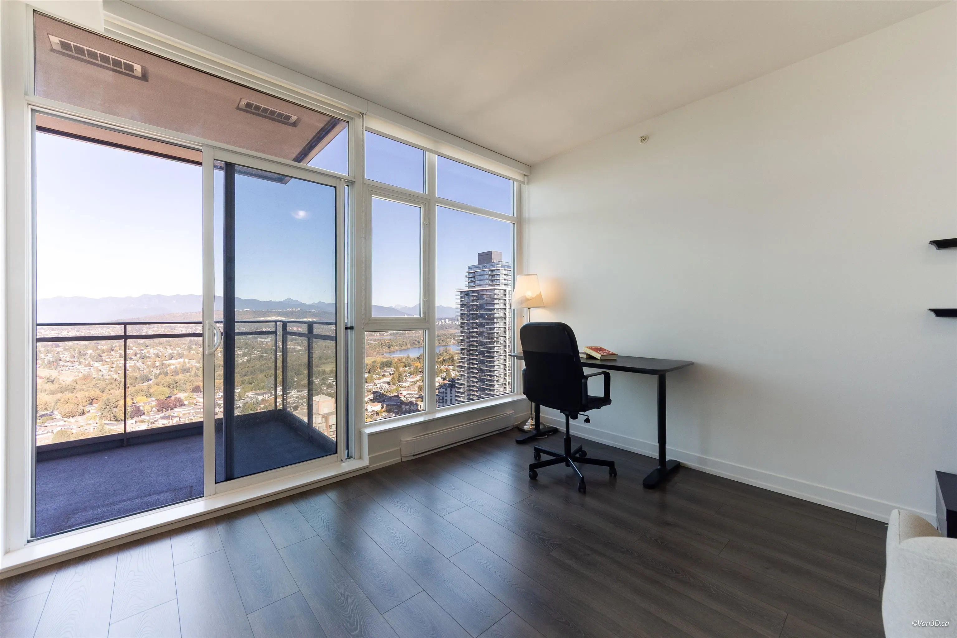 4688 Kingsway #3606