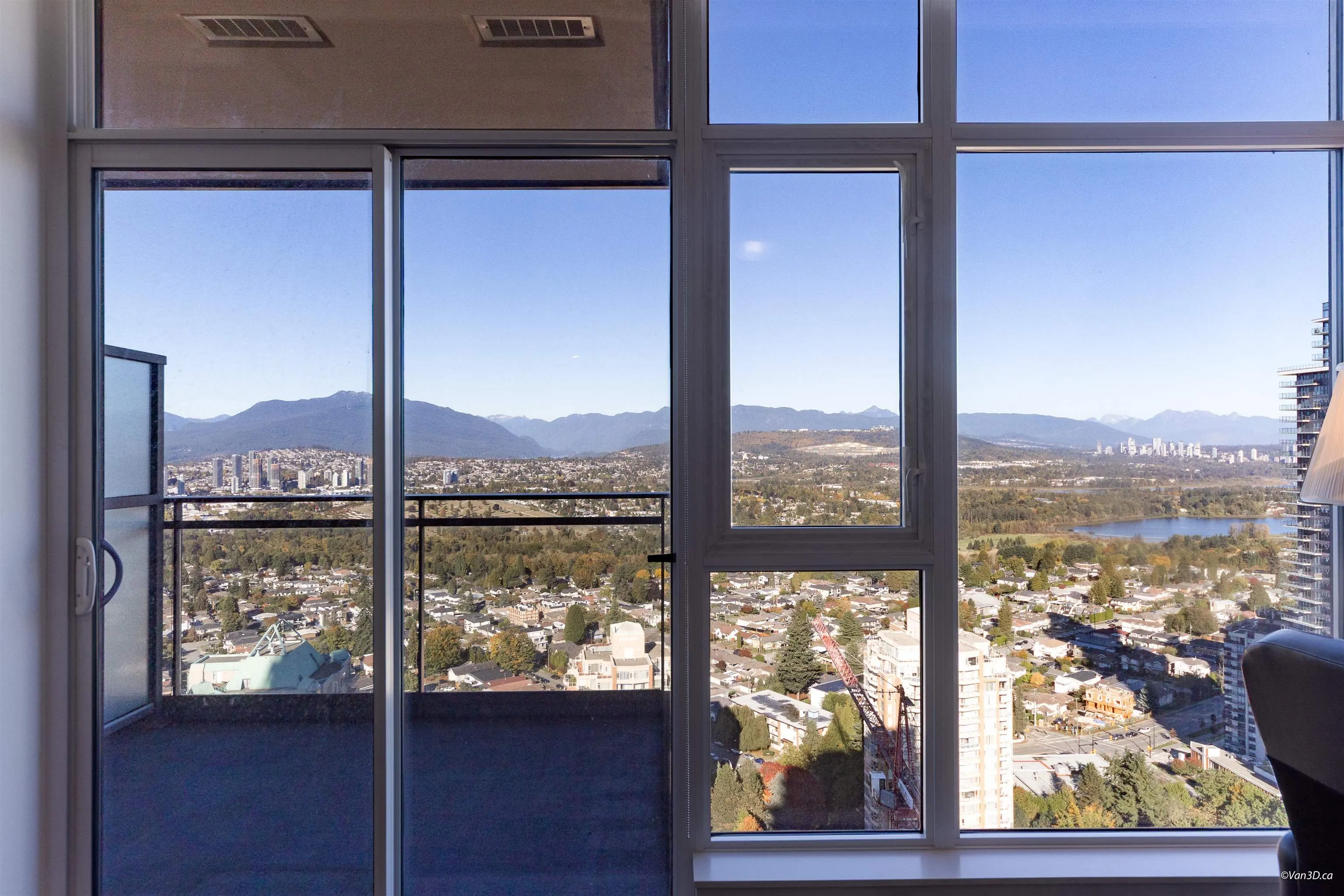 4688 Kingsway #3606