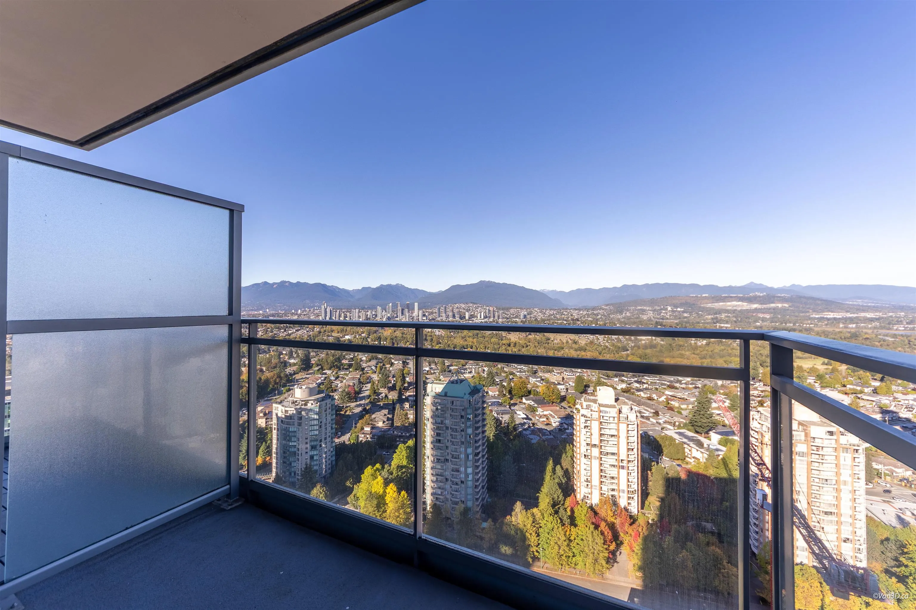 4688 Kingsway #3606