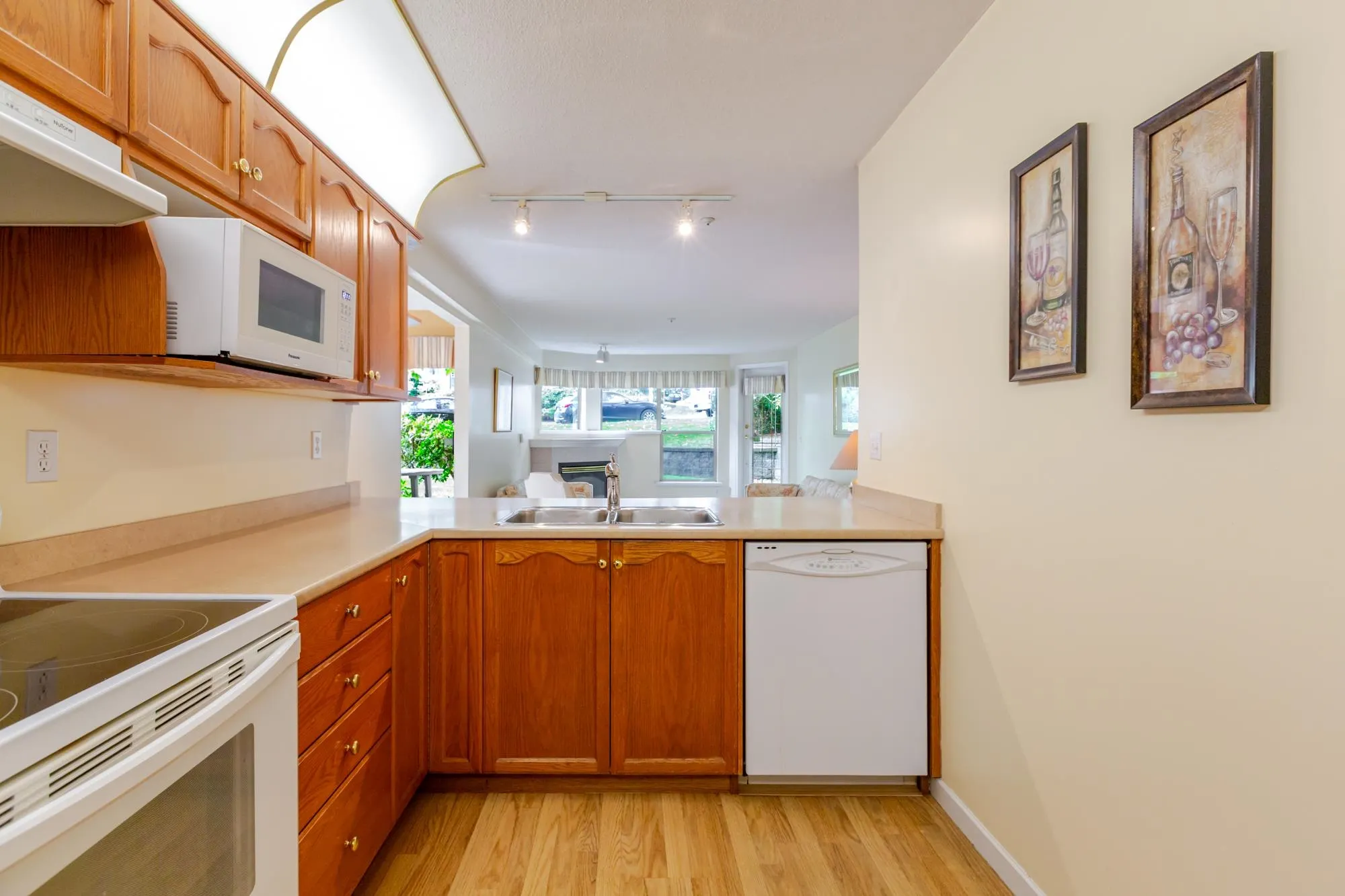 78 Richmond Street #412