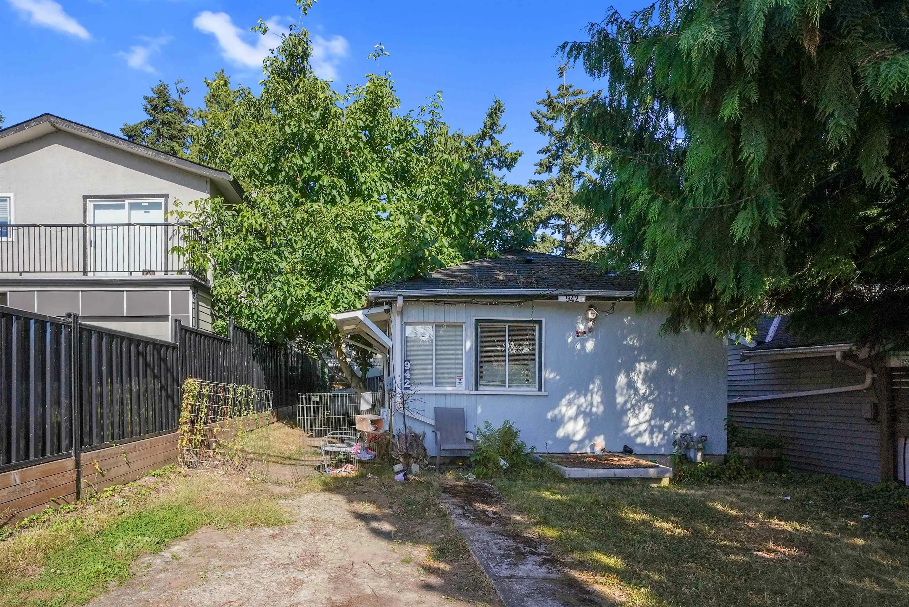 942 Lee Street